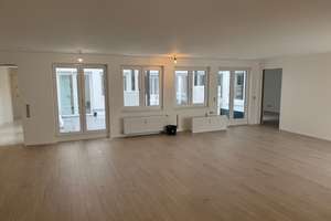 Großzügige Haus-in-Haus-Wohnung mit 328 m², eigenem Eingang und Tiefgarage in Düsseldorf – Klosterstraße 58b, 40211 Stadtmitte, Düsseldorf – Vorschaubild 16