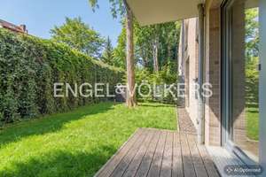Moderne Stadtwohnung mit eigenem Garten!