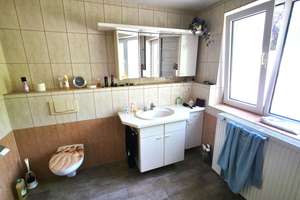Mehrgenerationenhaus mit großem Grundstück und Halle – Die vollständige Adresse der Immobilie erhältst du vom Anbieter., 39439 Güsten – Vorschaubild 4