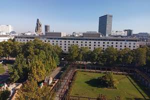 Einzigartiges 4,5 Zi. DG Kudamm, große SW-Terrasse, Balkon provisons- und bezugsfrei – Die vollständige Adresse der Immobilie erhältst du vom Anbieter., 10789 Charlottenburg, Berlin – Vorschaubild 3