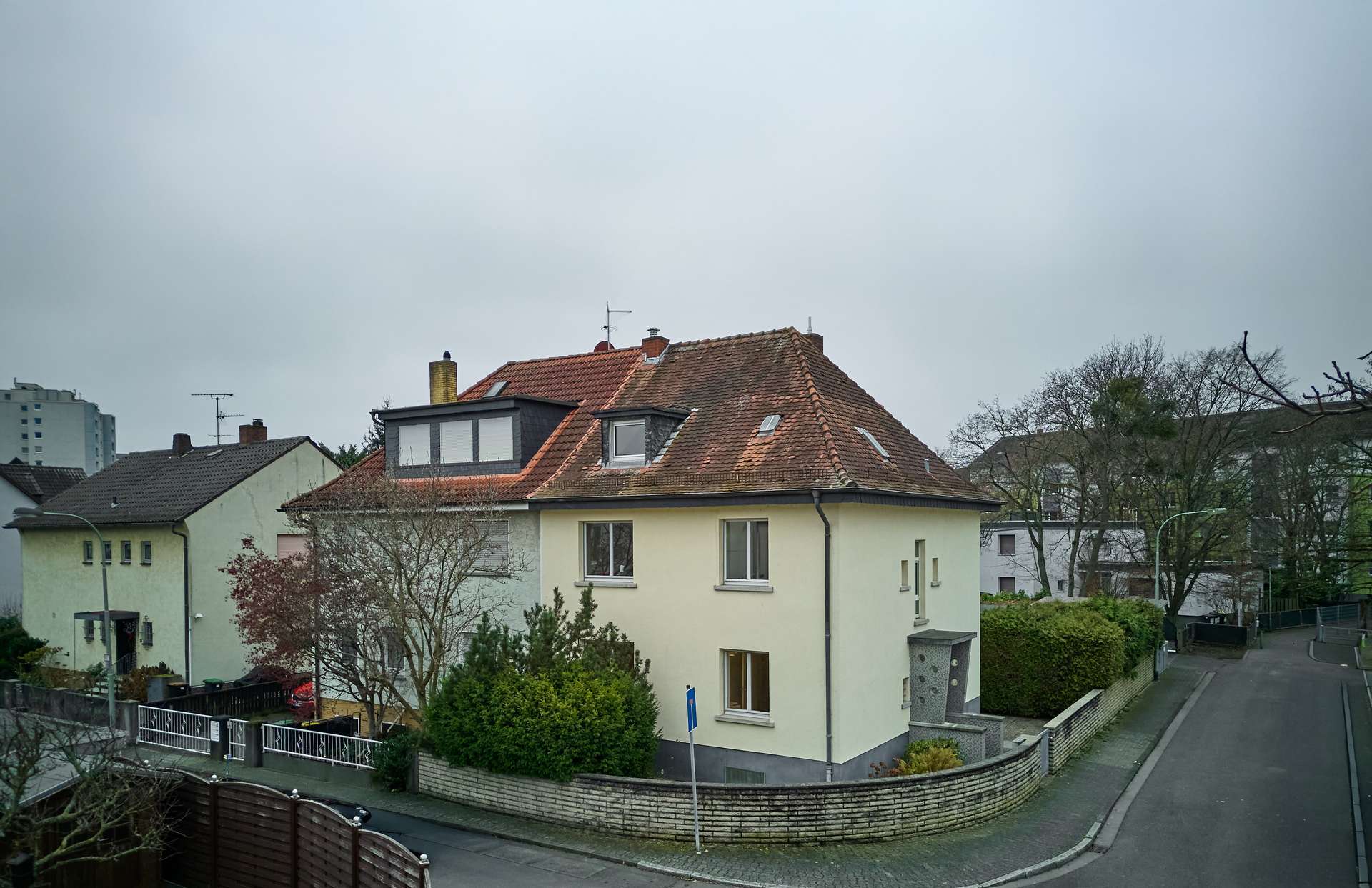 Schöne Doppelhaushälfte in ruhiger Lage, Frankfurt am Main – Bild 3