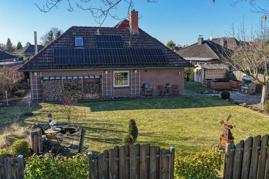 Immobilie in Wietzendorf - Zukunftssicher & Barrierearm - Bungalow mit PV-Anlage, Wallbox & Gartenidylle** - Bild 1