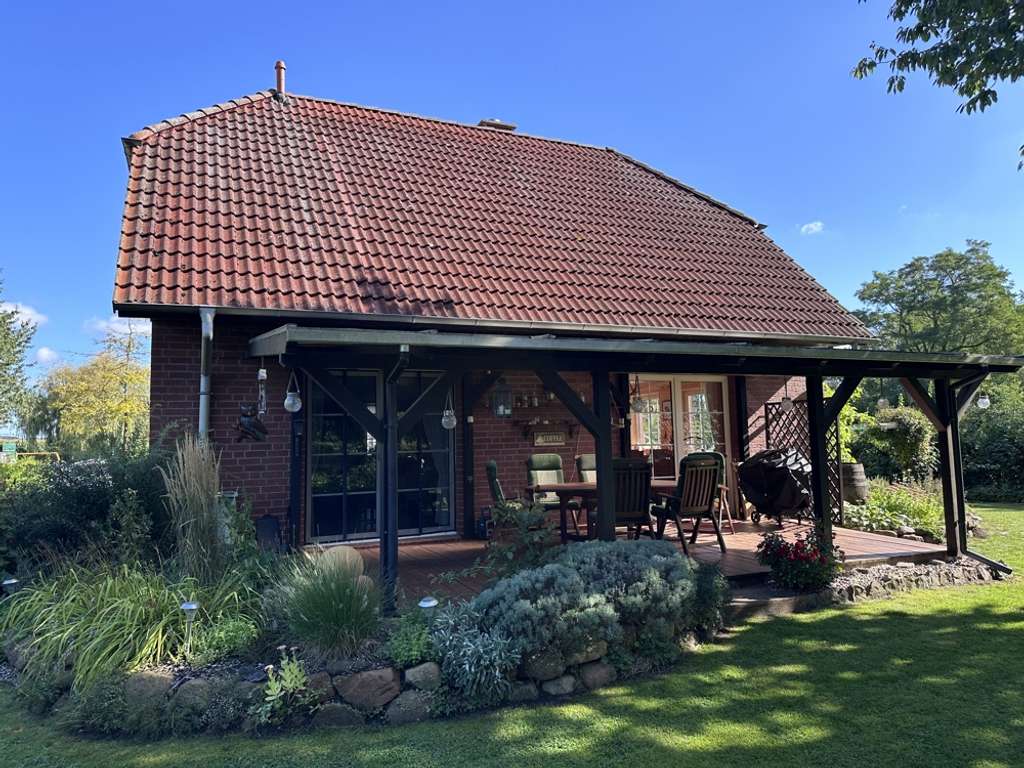 Immobilie in Kargow - Einfamilienhaus mit idyllischem Grundstück und umfangreichem Nebengelass - Bild 0