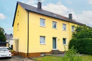 Endlich Platz für die ganze Familie - Haus mit Garten in Nürnberg-Altenfurt – Die vollständige Adresse der Immobilie erhältst du vom Anbieter., 90475 Altenfurt Nord, Nürnberg – Vorschaubild 1