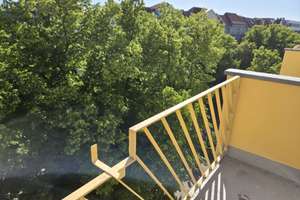 bezugsfreie komplett sanierte 2-Zimmer-Wohnung mit Balkon in Berlin – Huttenstraße 26b, 10553 Moabit, Berlin – Vorschaubild 2