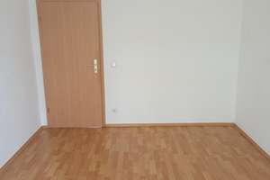 Geräumige 3 Zimmer-Etagenwohnung mit Balkon und Wohnküche in zentraler Lage. – Die vollständige Adresse der Immobilie erhältst du vom Anbieter., 9112 Kaßberg, Chemnitz – Vorschaubild 5