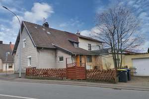 Doppelhaushälfte in zentraler Lage von Spiesen-Elversberg – Die vollständige Adresse der Immobilie erhältst du vom Anbieter., 66583 Spiesen-Elversberg – Vorschaubild 1