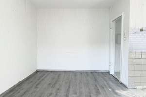 2-Zimmer-Wohnung in Augsburg-Hochfeld mit Entwicklungspotenzial – ideale Lage nahe Universität – Die vollständige Adresse der Immobilie erhältst du vom Anbieter., 86159 Hochfeld, Augsburg – Vorschaubild 5