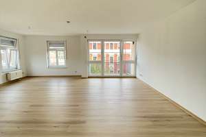 Helle 2-Raum-Wohnung mit Balkon, Aufzug und Tiefgarage in Dresden-Löbtau
