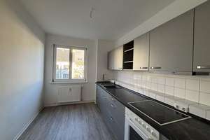 Attraktive 3-Zimmer-Wohnung mit Einbauküche und Loggia in Chemnitz-Hilbersdorf! – Die vollständige Adresse der Immobilie erhältst du vom Anbieter., 9131 Hilbersdorf, Chemnitz – Vorschaubild 2