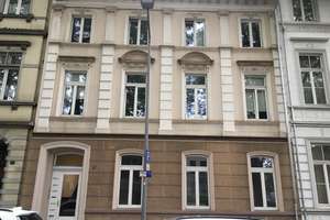 Sanierte (teilweise)  EG - Wohnung im Altbau