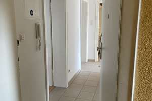 Gepflegte 3-Zimmer-Wohnung mit Einbauküche und Garage in Nürnberg – Die vollständige Adresse der Immobilie erhältst du vom Anbieter., 90459 Hummelstein, Nürnberg – Vorschaubild 2