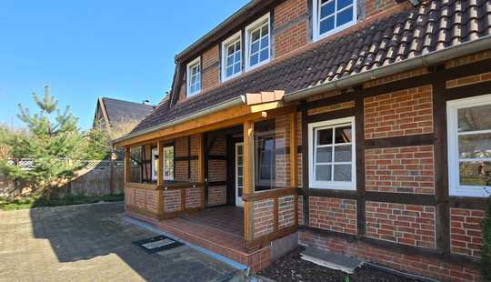 Bild von WOHNEN, LEBEN, ENTFALTEN: FACHWERKENSEMBLE IDEAL FÜR FAMILIEN