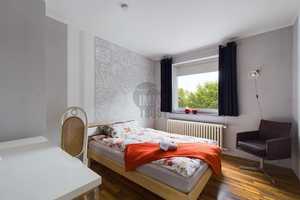 Begehrtes Split-Level Architektenhaus mit Garten, 3 Terrassen & Garage – Hannover (Kreis) – Vorschaubild 9