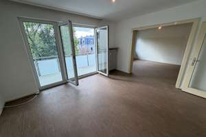 70 qm 3 Zi Whg mit Balkon unsaniert in ruhiger Lage zu verkaufen