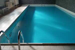 Möbliertes  Apartment mit Südbalkon und grossem Schwimmbad nahe Alster – Mittelweg 114, 20149 Harvestehude, Hamburg – Vorschaubild 3
