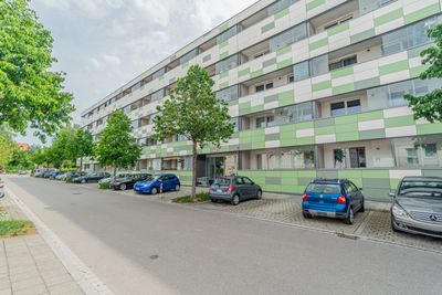 Moderne 2-Zimmer-Wohnung mit Einbauküche und Loggia / Markt Schwaben