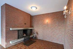 Wohnen mit Stil: Lichtdurchflutete 5-Zimmer-Wohnung mit Kamin & Balkon – Die vollständige Adresse der Immobilie erhältst du vom Anbieter., 51109 Merheim, Köln – Vorschaubild 2