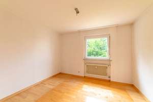 Helle 4-Zimmer-Wohnung mit West-Balkon und Garage in Reutlingen! – Die vollständige Adresse der Immobilie erhältst du vom Anbieter., 72762 Reutlingen-Mitte, Reutlingen – Vorschaubild 3