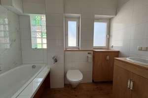 Altbaucharme trifft Wohnkomfort – Stilvolle 4-Zimmer-Wohnung mit Balkon, Einbauküche und Stellplatz – 60435 Eckenheim, Frankfurt am Main – Vorschaubild 4