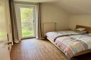 Wohnen mit Stil: Modernisiertes Einfamilienhaus mit Garage & großem Grundstück – ideal für Familien – Die vollständige Adresse der Immobilie erhältst du vom Anbieter., 94505 Bernried – Vorschaubild 17