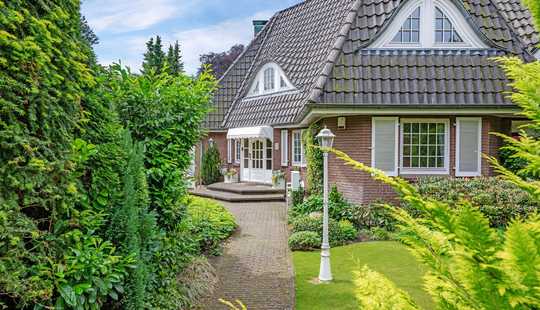 Bild von Stilvoll residieren – Großzügige Doppelhaushälfte mit Gartenidylle in bester Lage Schwachhausens