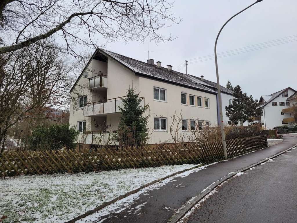 Immobilie in Murrhardt - Vermietete 3 Zimmerwohung in ruhiger, zentraler Wohnlage - Bild 2