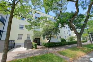 Sehr gut geschnittene, helle 2-Zimmer-Wohnung mit Balkon und Tiefgaragenstellplatz zu verkaufen – 80686 Sankt Ulrich, München – Vorschaubild 1