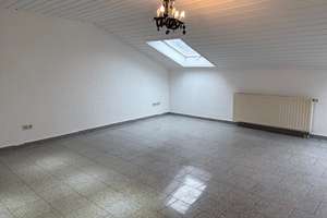 Freundliche 2-Zimmer-Dachgeschosswohnung inkl. Einbauküche in Pforzheim – Luisenstraße 28, 75172 Weststadt, Pforzheim – Vorschaubild 1