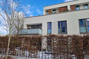 Provisionsfrei: Exklusive 3-Zimmer-Wohnung mit Wasserblick auf die Tarpenbek, BJ 2019, ruhige Lage