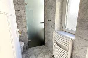 Bezugsfreie, möblierte und frisch renovierte 2 Zimmer Altbau-Wohnung mit Balkon - am Ku´Damm – Die vollständige Adresse der Immobilie erhältst du vom Anbieter., 10711 Halensee, Berlin – Vorschaubild 29