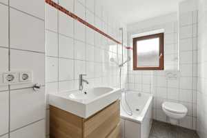 3-Zimmer-Wohnung mit Süd-Balkon ins Grüne in Düsseldorf-Golzheim – Düsseldorf – Vorschaubild 5