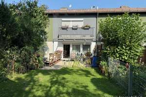 Gepflegtes Reihenmittelhaus mit Terrasse und Balkon in ruhiger Lage von Burghausen-Neustadt – Die vollständige Adresse der Immobilie erhältst du vom Anbieter., 84489 Burghausen – Vorschaubild 2