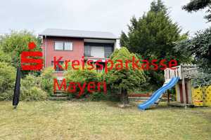 Freistehendes Wohnhaus mit schönem Garten und Garage in Ortsrandlage  – Mayen-Koblenz (Kreis) – Vorschaubild 1