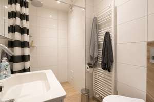 Attraktives Wohnen in Köln Höhenhaus: Modernisiertes 3-Parteienhaus. 188 qm, 8,5 Z. Traumgarten... – Die vollständige Adresse der Immobilie erhältst du vom Anbieter., 51061 Höhenhaus, Köln – Vorschaubild 10