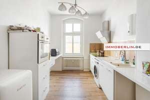 IMMOBERLIN.DE - Schönes Ambiente: Altbauwohnung mit Balkon in ruhiger Stadtlage – Die vollständige Adresse der Immobilie erhältst du vom Anbieter., 13629 Siemensstadt, Berlin – Vorschaubild 3