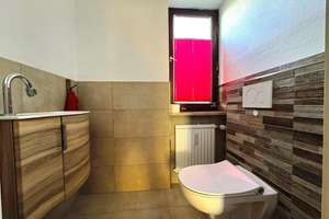 Ruhig gelegenes Zweifamilienhaus mit ausgebautem DG – Die vollständige Adresse der Immobilie erhältst du vom Anbieter., 86316 Friedberg – Vorschaubild 9