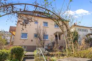 Familienidyll oder Investmentchance – Vielseitiges Wohnhaus mit Garten in Stuttgart-Wangen – Stuttgart – Vorschaubild 1