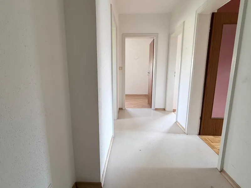 Gute Lage mit gutem Grundriss sucht Renovierung, Regensburg – Bild 3