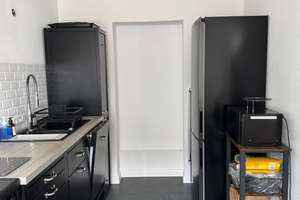 Wunderschöne helle voll Möblierte Altbauwohnung in Düsseldorf Unterbilk zu vermieten – Florastrasse 35, 40215 Unterbilk, Düsseldorf – Vorschaubild 5