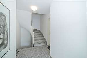 Dachgeschosswohnung mit Balkon und TG-Stellplatz – Gepflegte Kapitalanlage in München-Forstenried – Karl-Valentin-Str. 44, 81476 Forstenried, München – Vorschaubild 19