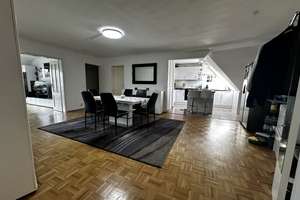 Lichtdurchflutete Dachgeschosswohnung mit offener Küche, Kamin, Tiefgarage und modernem Wohnkomfort – Die vollständige Adresse der Immobilie erhältst du vom Anbieter., 22045 Jenfeld, Hamburg – Vorschaubild 2