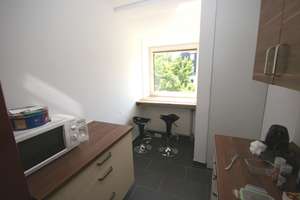 Junkersdorf - Helle DG-Maisonette - Dachterrasse - EBK - Gartennutzung - frei ab 01.09.2026 – Sterrenhofweg 8a, 50858 Junkersdorf, Köln – Vorschaubild 11