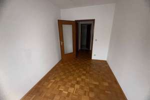 Lichterfelde: 2-Zimmer-Dachgeschoss-Wohung mit Balkon und ca. 45 m² per SOFORT LEER zu VERKAUFEN – Die vollständige Adresse der Immobilie erhältst du vom Anbieter., 12205 Lichterfelde, Berlin – Vorschaubild 16