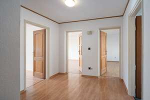 Sehr gut geschnittene 3-Zimmer-Wohnung mit Südbalkon & Tiefgarage – Die vollständige Adresse der Immobilie erhältst du vom Anbieter., 80935 Lerchenau-Ost, München – Vorschaubild 2