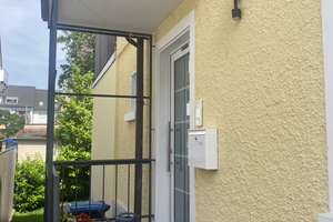 Charmante 3 Zimmer Wohnung in schöner Stadtvilla mit großem Garten und eigenem Hauseingang – Die vollständige Adresse der Immobilie erhältst du vom Anbieter., 88045 Friedrichshafen – Vorschaubild 3