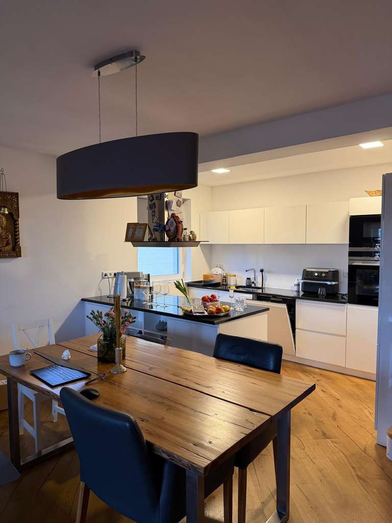 Immobilie in Gröbenzell - Attraktive 3-Zimmer-Wohnung mit offener Wohnküche - Bild 0