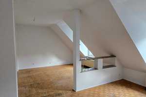 **Hochwertige 4-Zimmer-Wohnung in begehrter, zentraler Lage von Wuppertal** – Kiefernstr. 5, 42283 Wuppertal – Vorschaubild 1