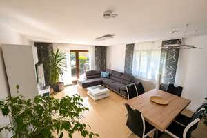 Doppelhaushälfte mit Entwicklungspotenzial in Nürnberger Vorstadtlage - frei ab 01.07. – Binzenweg 16, 90427 Neunhof, Nürnberg – Vorschaubild 2