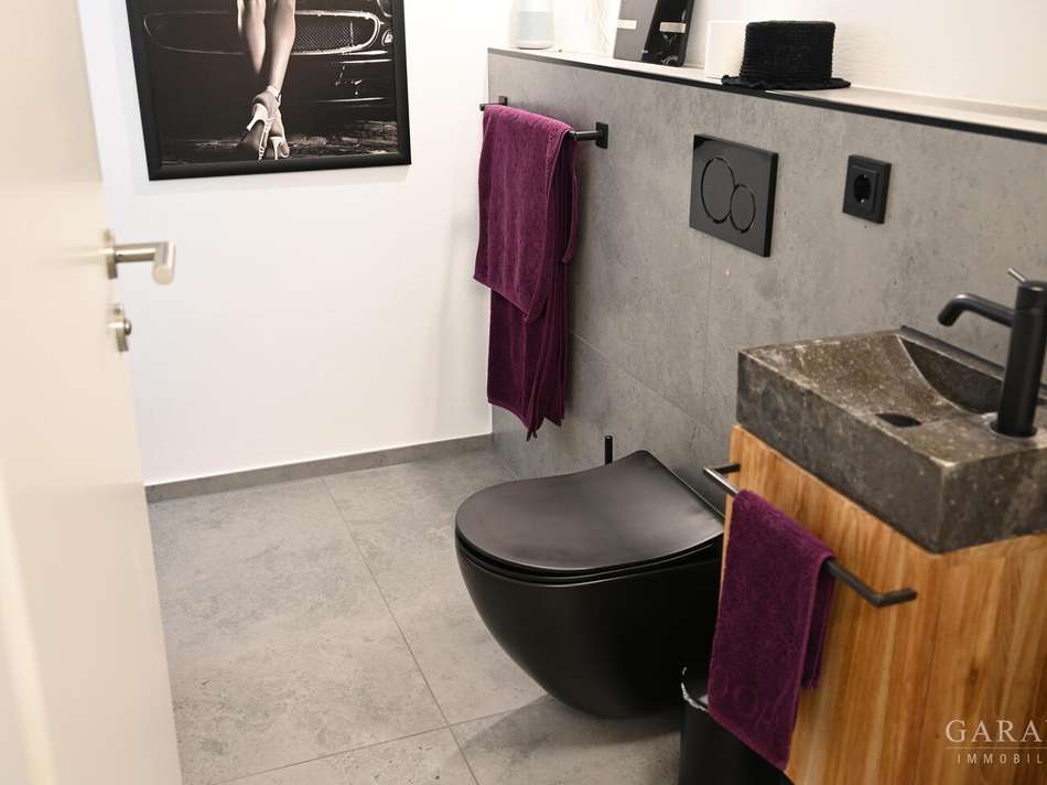 Zweites Badezimmer im UG